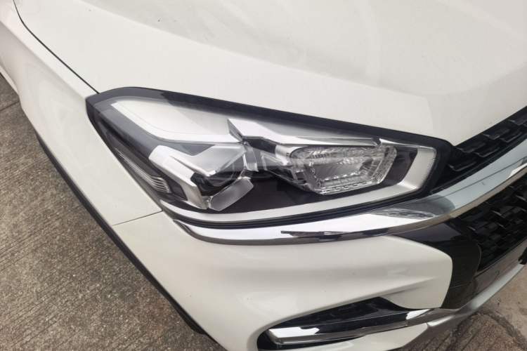 Used Chery Tiggo 8 2018 1.5 TCI Manual Luxury 5-Seater Right Front Headlight