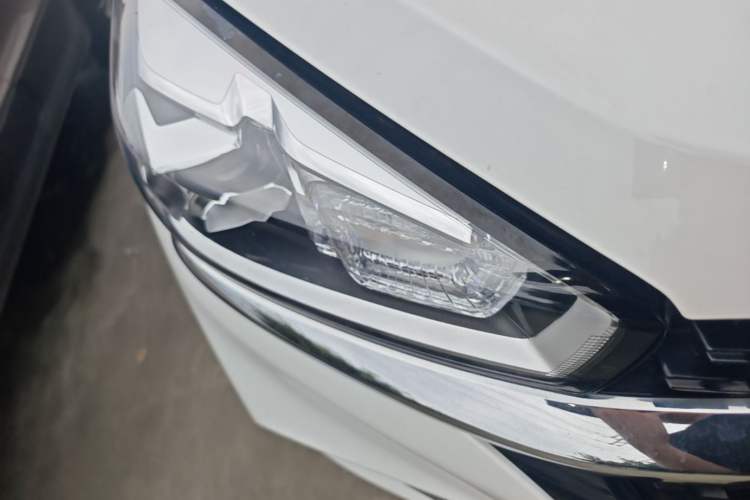 Used Chery Tiggo 8 2018 1.5 TCI Manual Luxury 7-Seater Right Front Headlight
