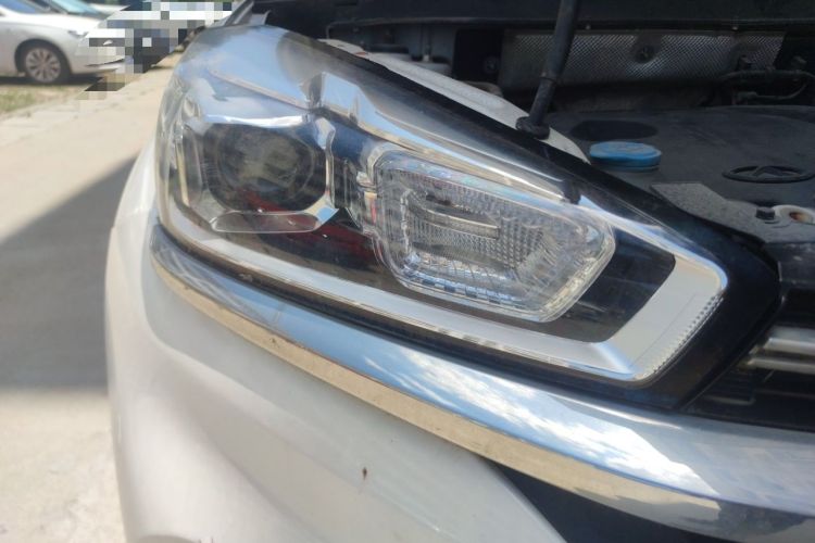 Used Chery Tiggo 8 2018 1.5 TCI Manual Luxury 7-Seater Right Front Headlight