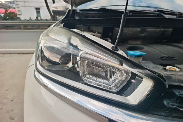 Used Chery Tiggo 8 2018 1.5 TCI Automatic Luxury Model 5 Seats Right Front Headlight