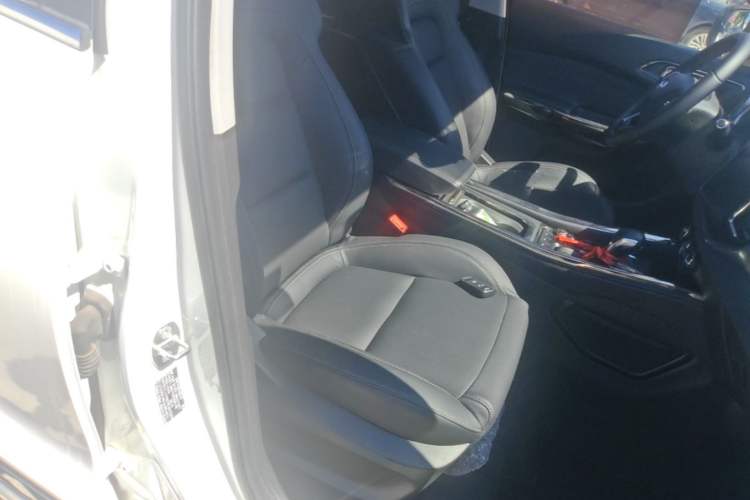 Used Chery Tiggo 8 2018 1.5 TCI Automatic Prestige 5-Seater Right Front Seat