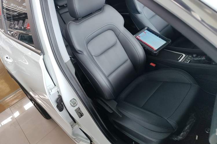 Used Chery Tiggo 8 2018 1.5 TCI Automatic Exclusive Edition 7-Seater Right Front Seat