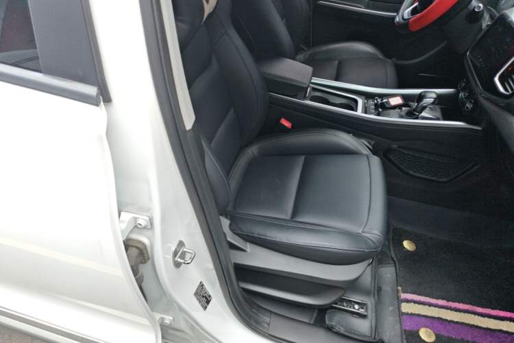 Used Chery Tiggo 8 2018 1.5 TCI Automatic Luxury 7-Seater Right Front Seat