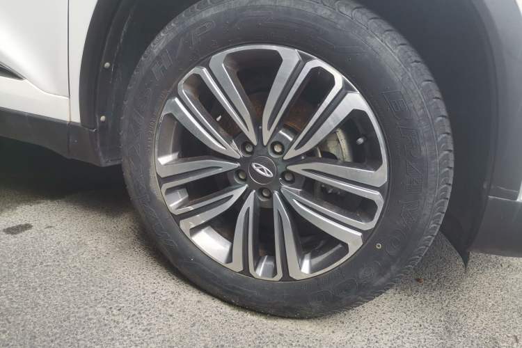 Used Chery Tiggo 8 2018 1.5 TCI Automatic Luxury 7-Seater Right Front Wheel Hub