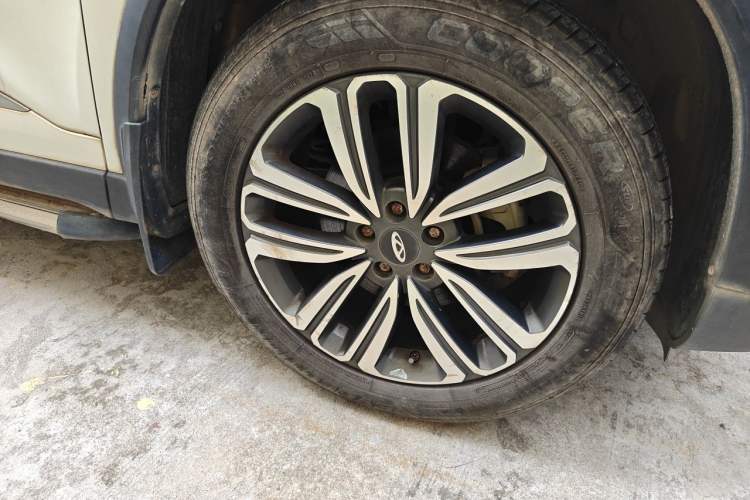 Used Chery Tiggo 8 2018 1.5 TCI Manual Luxury 5-Seater Right Front Wheel Hub