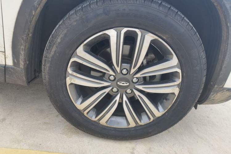 Used Chery Tiggo 8 2018 1.5 TCI Automatic Luxury Model 5 Seats Right Front Wheel Hub
