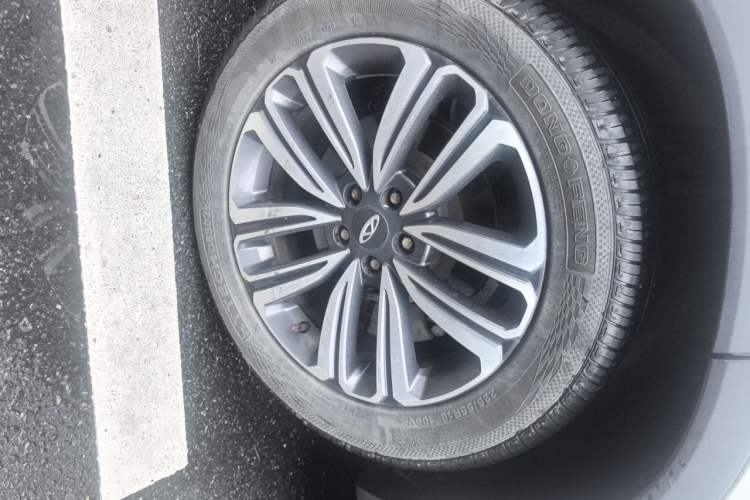 Used Chery Tiggo 8 2018 1.5 TCI Automatic Luxury Model 5 Seats Right Front Wheel Hub