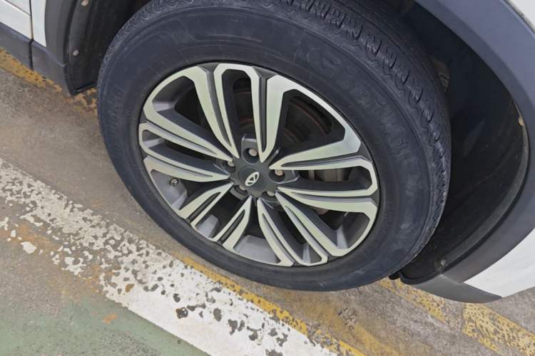 Used Chery Tiggo 8 2018 1.5 TCI Automatic Luxury 7-Seater Right Front Wheel Hub