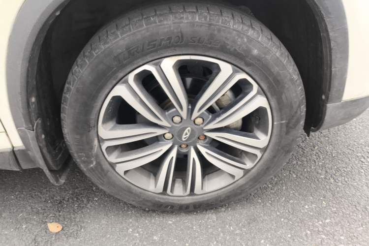 Used Chery Tiggo 8 2018 1.5 TCI Automatic Luxury Model 5 Seats Right Front Wheel Hub