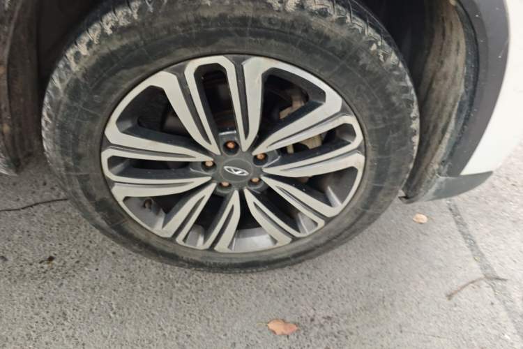 Used Chery Tiggo 8 2018 1.5 TCI Manual Luxury 5-Seater Right Front Wheel Hub