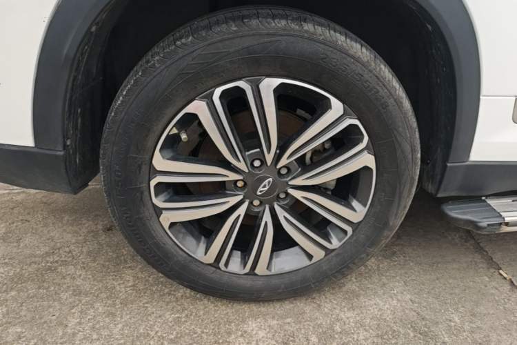 Used Chery Tiggo 8 2018 1.5 TCI Automatic Luxury Model 5 Seats Right Rear Wheel Hub