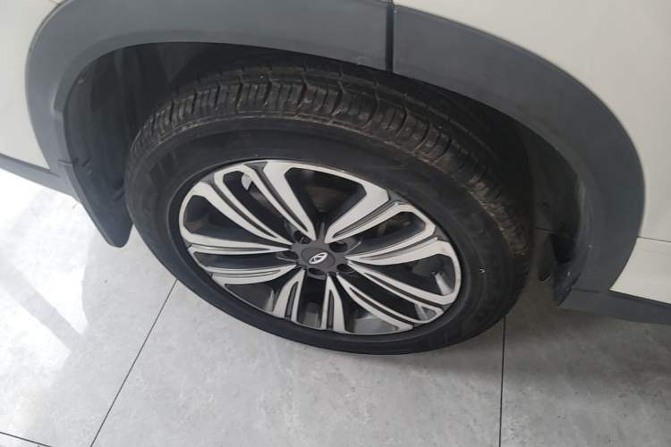 Used Chery Tiggo 8 2018 1.5 TCI Automatic Luxury Model 5 Seats Right Rear Wheel Hub