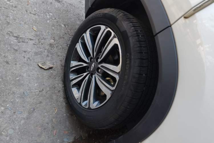 Used Chery Tiggo 8 2018 1.5 TCI Automatic Luxury Model 5 Seats Right Rear Wheel Hub