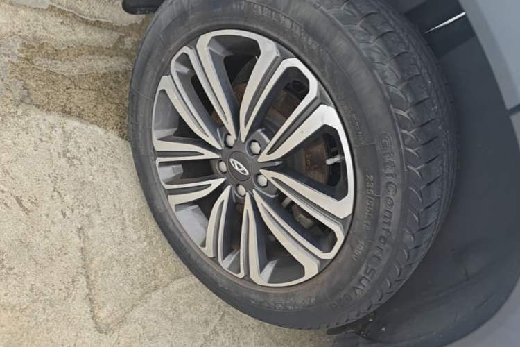 Used Chery Tiggo 8 2018 1.5 TCI Automatic Luxury Model 5 Seats Right Rear Wheel Hub