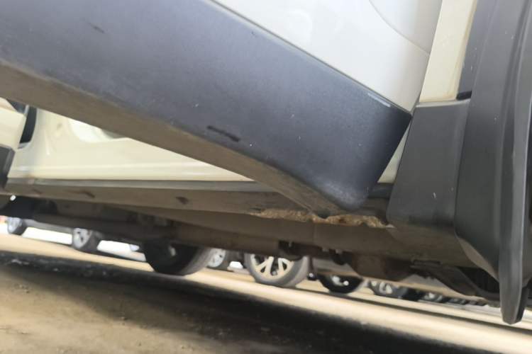 Used Chery Tiggo 8 2018 1.5 TCI Automatic Prestige 5-Seater Right Side Sill