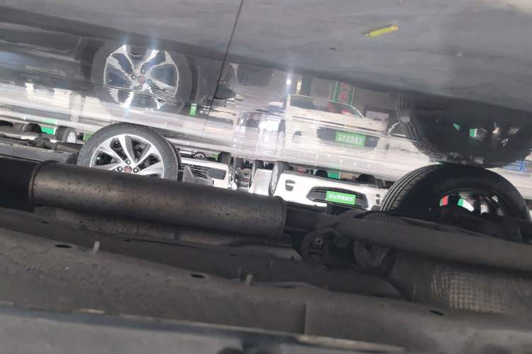 Used Chery Tiggo 8 2018 1.5 TCI Automatic Luxury 7-Seater Right Side Sill