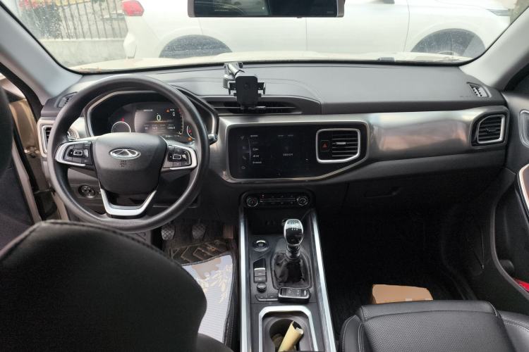 Used Chery Tiggo 8 2018 1.5 TCI Manual Luxury 7-Seater Center Console