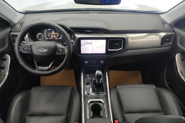 Used Chery Tiggo 8 2018 1.5 TCI Manual Prestige 7-Seater Center Console