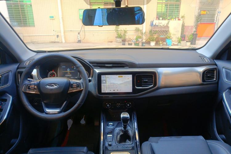 Used Chery Tiggo 8 2018 1.5 TCI Manual Luxury 5-Seater Center Console
