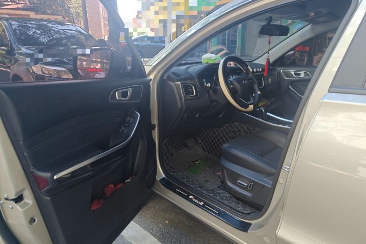 Used Chery Tiggo 8 2018 1.5 TCI Automatic Luxury 7-Seater Driver Seat