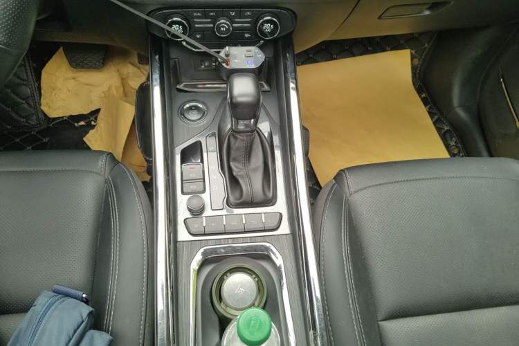 Used Chery Tiggo 8 2018 1.5 TCI Automatic Prestige 5-Seater Gear Lever