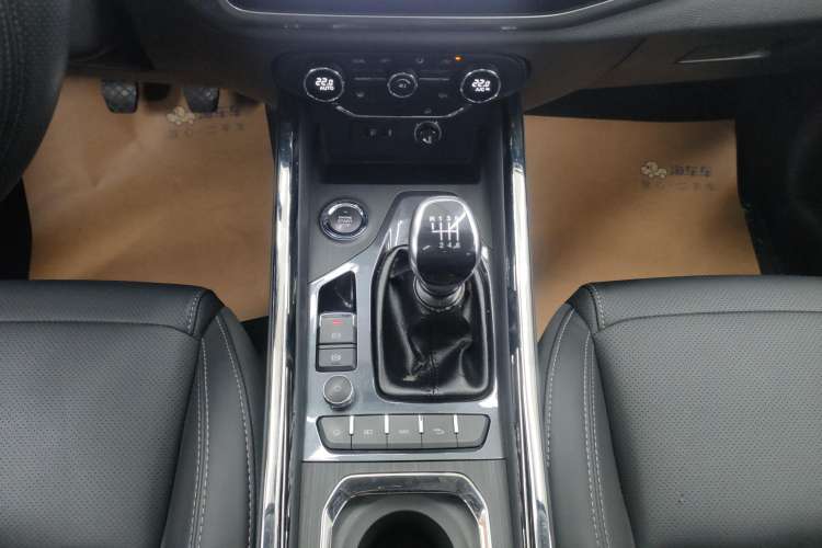 Used Chery Tiggo 8 2018 1.5 TCI Manual Prestige 7-Seater Gear Lever