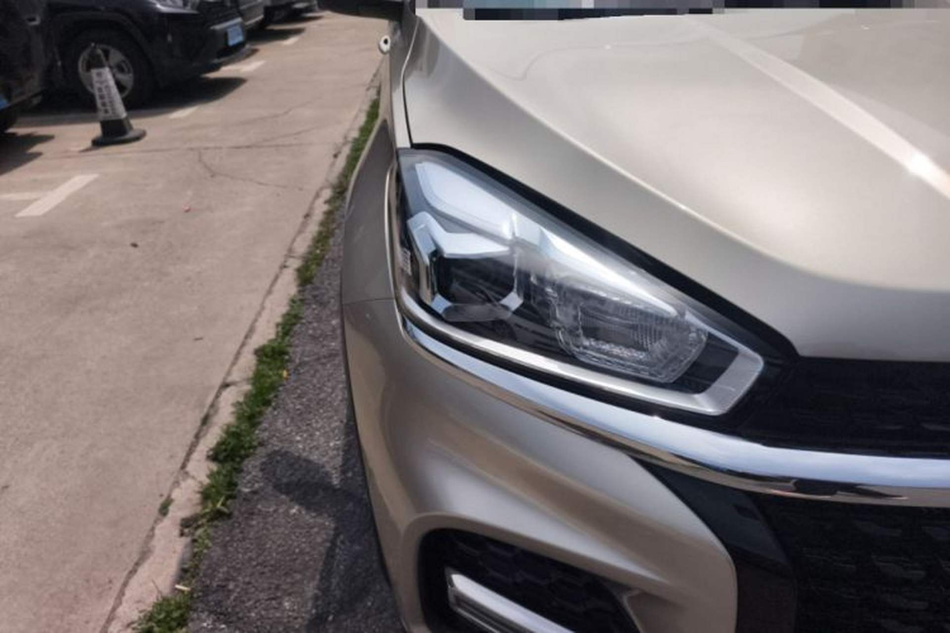 Used Chery Tiggo 8 2018 1.5 TCI Automatic Luxury Model 5 Seats Right Front Headlight