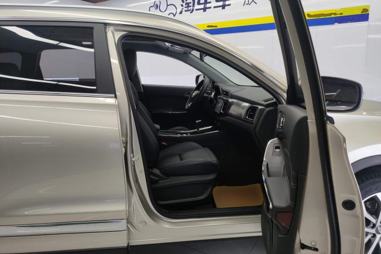 Used Chery Tiggo 8 2018 1.5 TCI Manual Prestige 7-Seater Right Front Seat