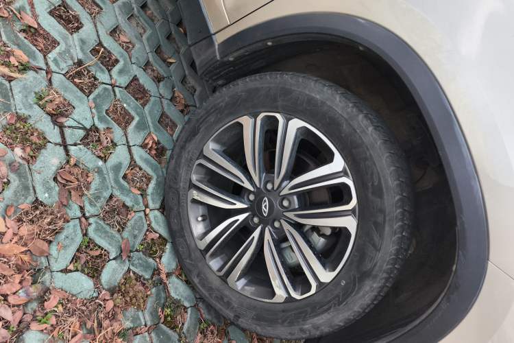 Used Chery Tiggo 8 2018 1.5 TCI Manual Luxury 7-Seater Right Front Wheel Hub