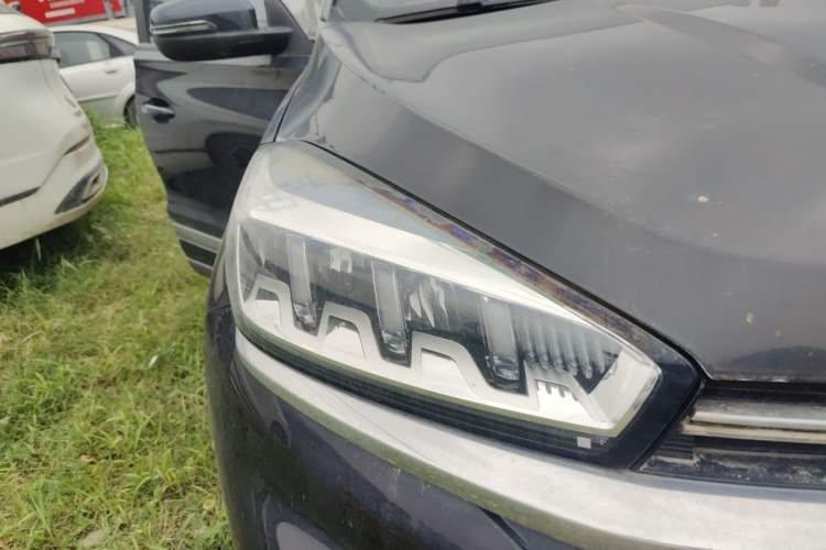 Used Chery Tiggo 8 2019 1.6 TGDI Automatic Elite Model Right Front Headlight
