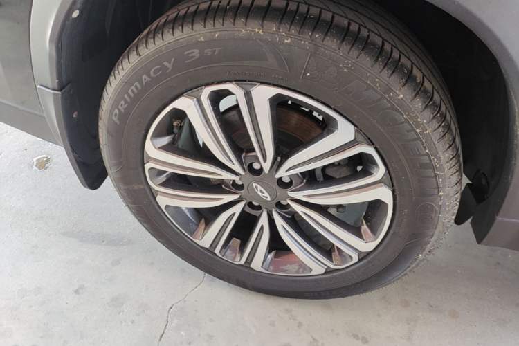 Used Chery Tiggo 8 2019 1.6 TGDI Automatic Luxury Model Right Rear Wheel Hub