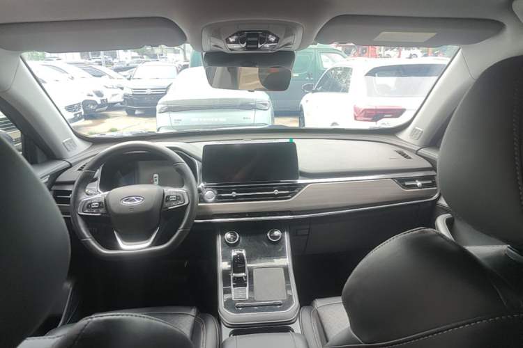Used Chery Tiggo 8 2019 1.6 TGDI Automatic Luxury Model Center Console