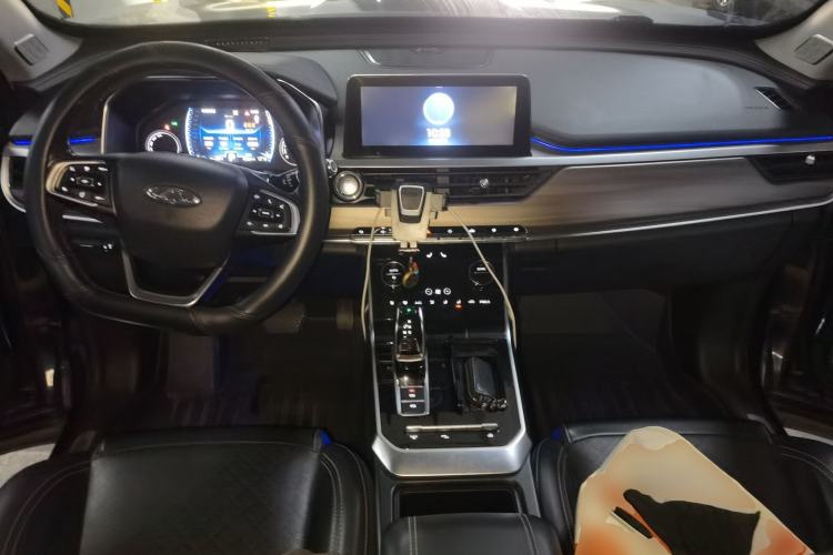 Used Chery Tiggo 8 2019 1.6 TGDI Automatic Luxury Model Center Console