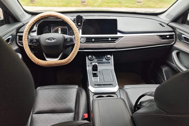 Used Chery Tiggo 8 2019 1.6 TGDI Automatic Luxury Model Center Console
