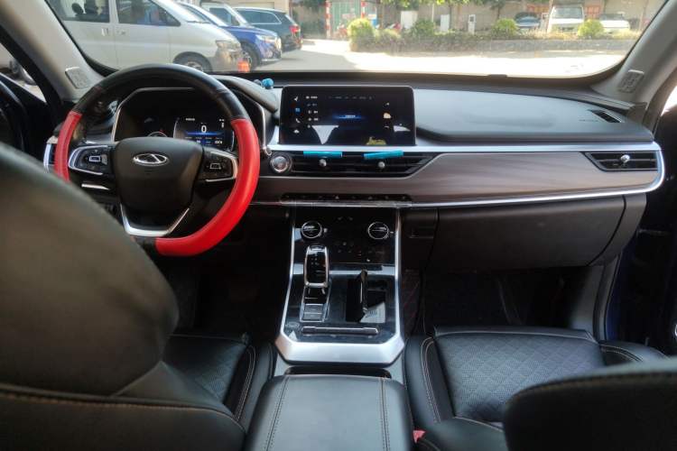 Used Chery Tiggo 8 2019 1.6 TGDI Automatic Luxury Model Center Console