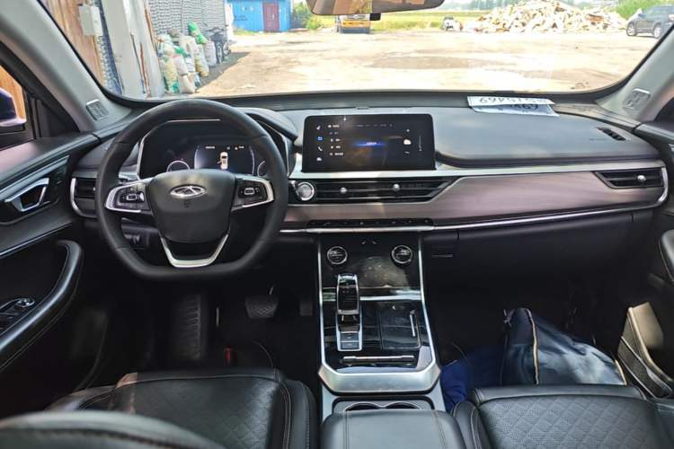 Used Chery Tiggo 8 2019 1.6 TGDI Automatic Luxury Model Center Console