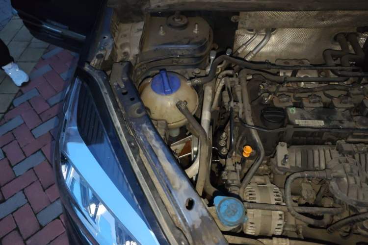 Used Chery Tiggo 8 2019 1.6 TGDI Automatic Prestige Model Engine Bay Right