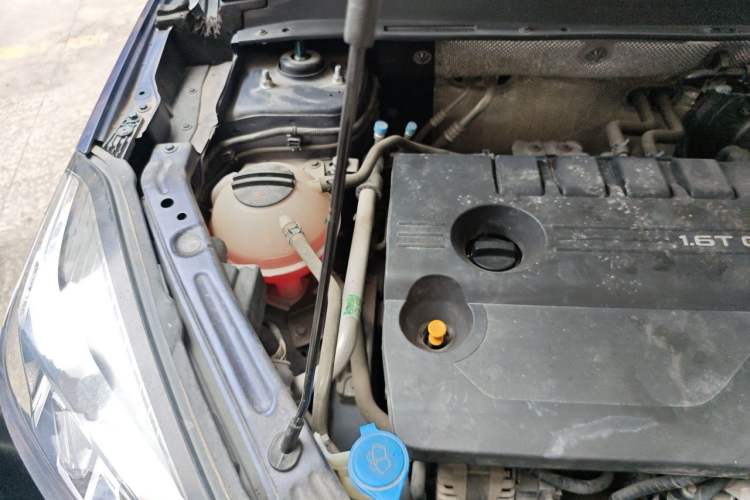 Used Chery Tiggo 8 2019 1.6 TGDI Automatic Elite Model Engine Bay Right