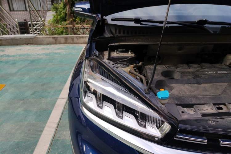 Used Chery Tiggo 8 2019 1.6 TGDI Automatic Luxury Model Engine Bay Right