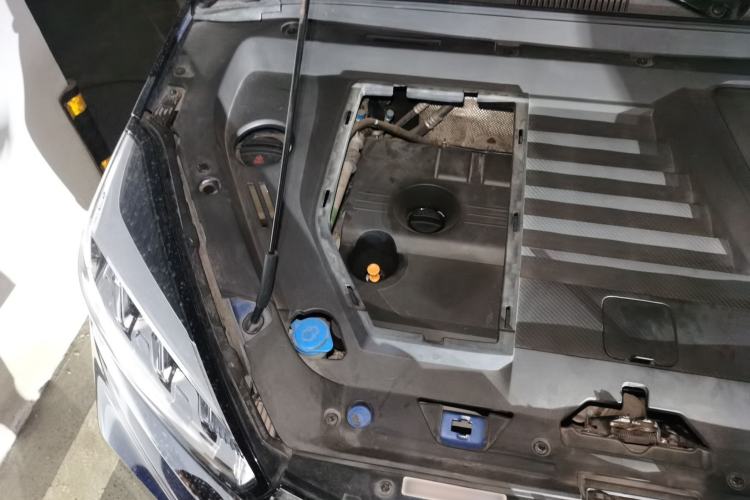 Used Chery Tiggo 8 2019 1.6 TGDI Automatic Luxury Model Engine Bay Right