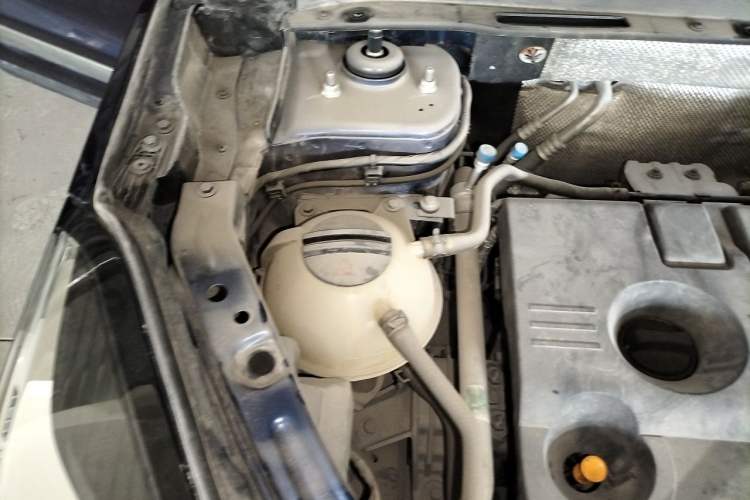 Used Chery Tiggo 8 2019 1.6 TGDI Automatic Luxury Model Engine Bay Right