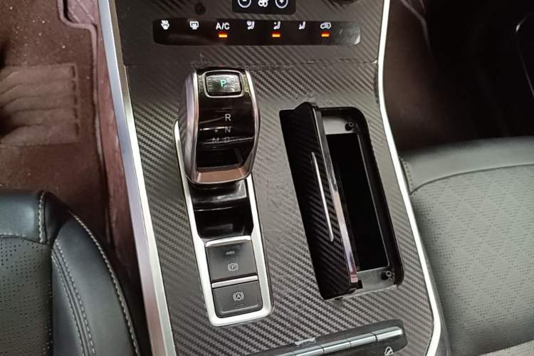 Used Chery Tiggo 8 2019 1.6 TGDI Automatic Elite Model Gear Lever