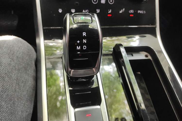 Used Chery Tiggo 8 2019 1.6 TGDI Automatic Luxury Model Gear Lever