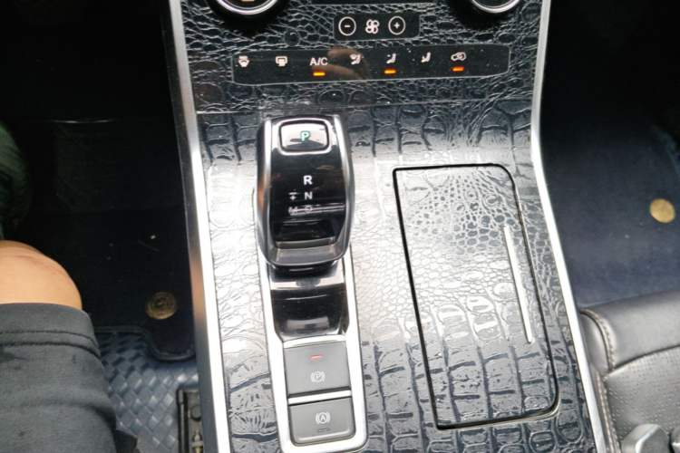 Used Chery Tiggo 8 2019 1.6 TGDI Automatic Elite Model Gear Lever