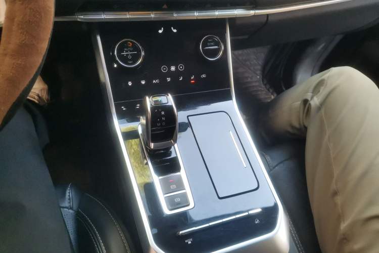 Used Chery Tiggo 8 2019 1.6 TGDI Automatic Elite Model Gear Lever