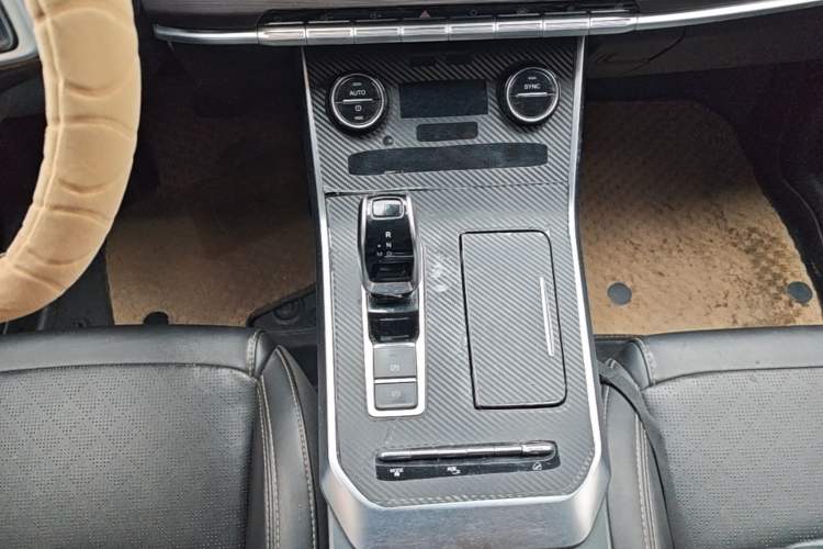 Used Chery Tiggo 8 2019 1.6 TGDI Automatic Luxury Model Gear Lever