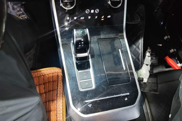Used Chery Tiggo 8 2019 1.6 TGDI Automatic Elite Model Gear Lever