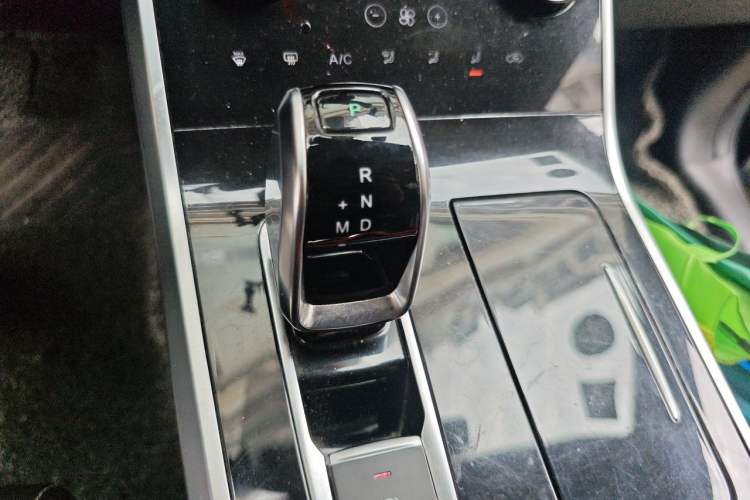 Used Chery Tiggo 8 2019 1.6 TGDI Automatic Elite Model Gear Lever