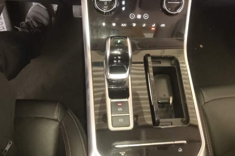 Used Chery Tiggo 8 2019 1.6 TGDI Automatic Elite Model Gear Lever