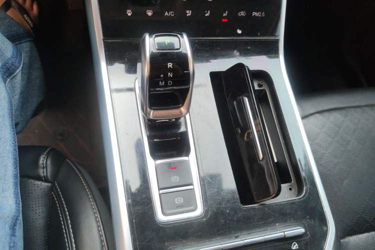 Used Chery Tiggo 8 2019 1.6 TGDI Automatic Luxury Model Gear Lever